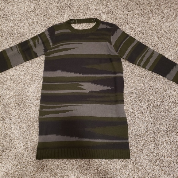 Top - Picture 3 of 3